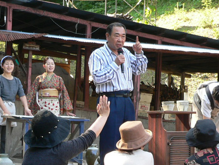 窯出しオークション1〜小久慈焼陶芸苑『秋の感謝祭』こはく街道